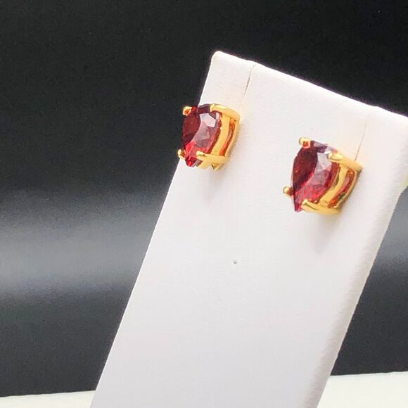 Rhinestone Heart Earrings 10mm Red Crystals Gold Tone Setting Studs - Picture 3 of 8